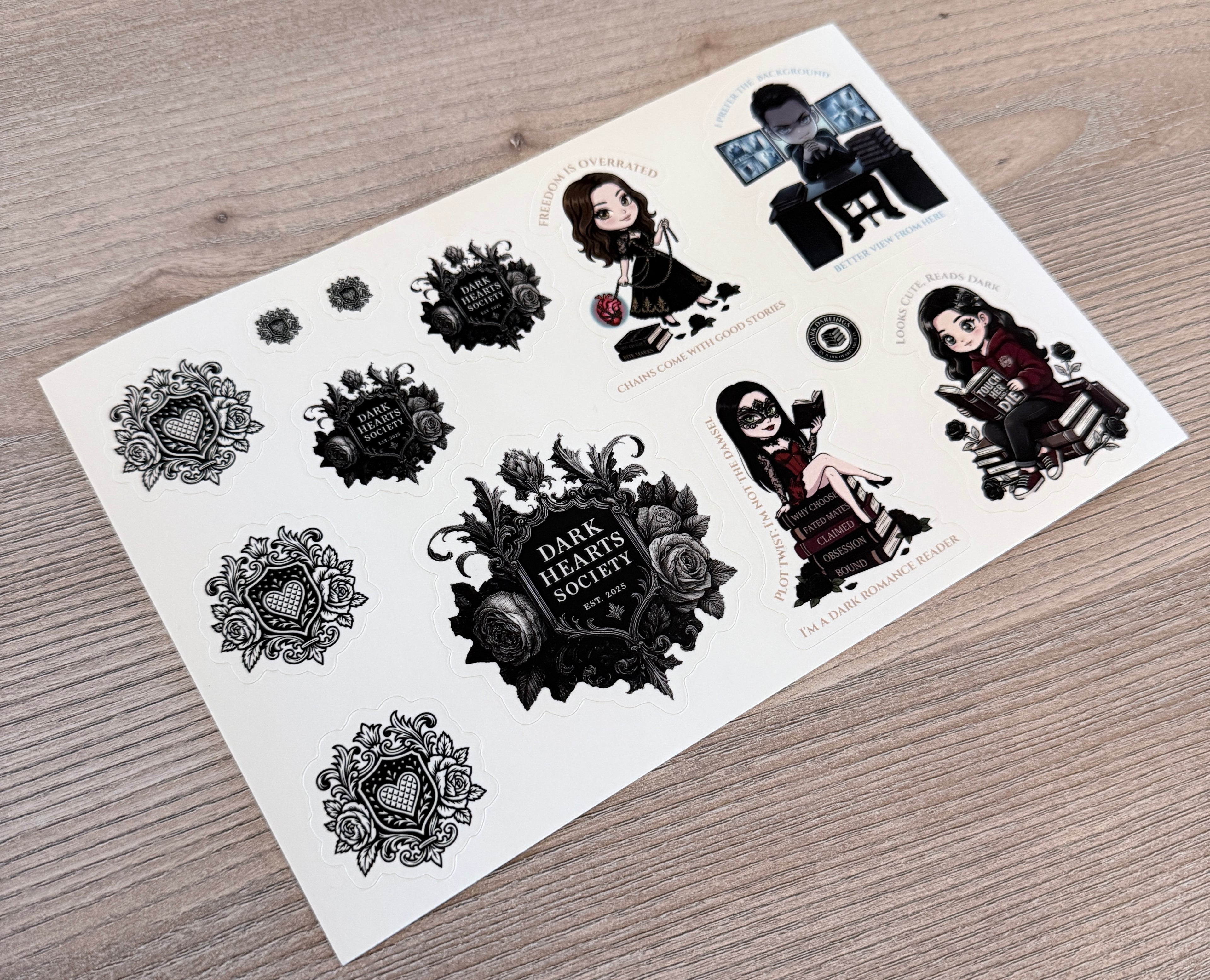 Dark Hearts Society Stickerbogen No. 1 · A Tribute to the Darlings [limitiert] - Dark Romance Merch & Bookish Geschenke - Dark Hearts Society